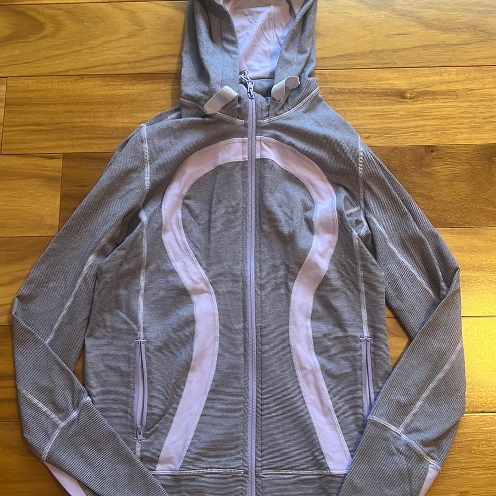 LULULEMON- old style zip up jacket!